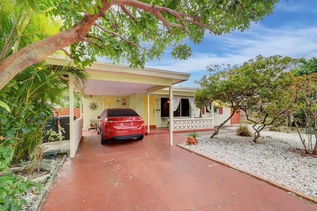 916 S B Street Lake Worth Beach FL 33460