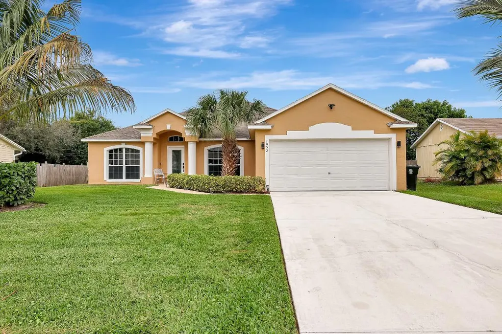 1053 SW Jennifer Terrace Port St Lucie FL 34953