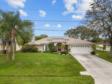 5428 NW Edgewater Avenue Port St Lucie FL 34983
