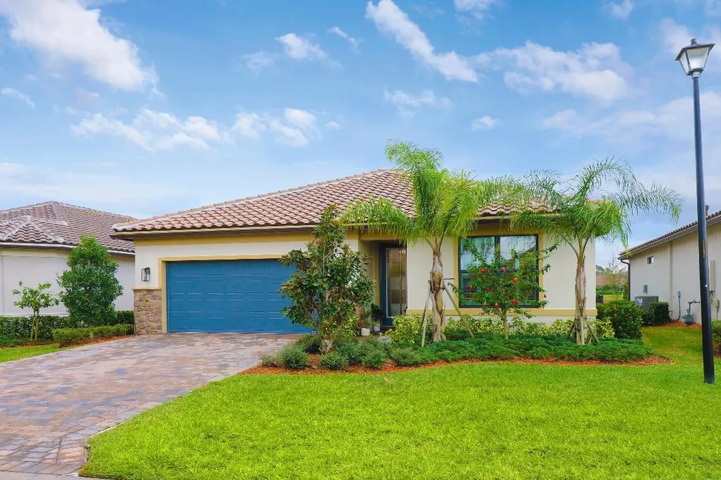 676 SE Villandry Way Port St Lucie FL 34984