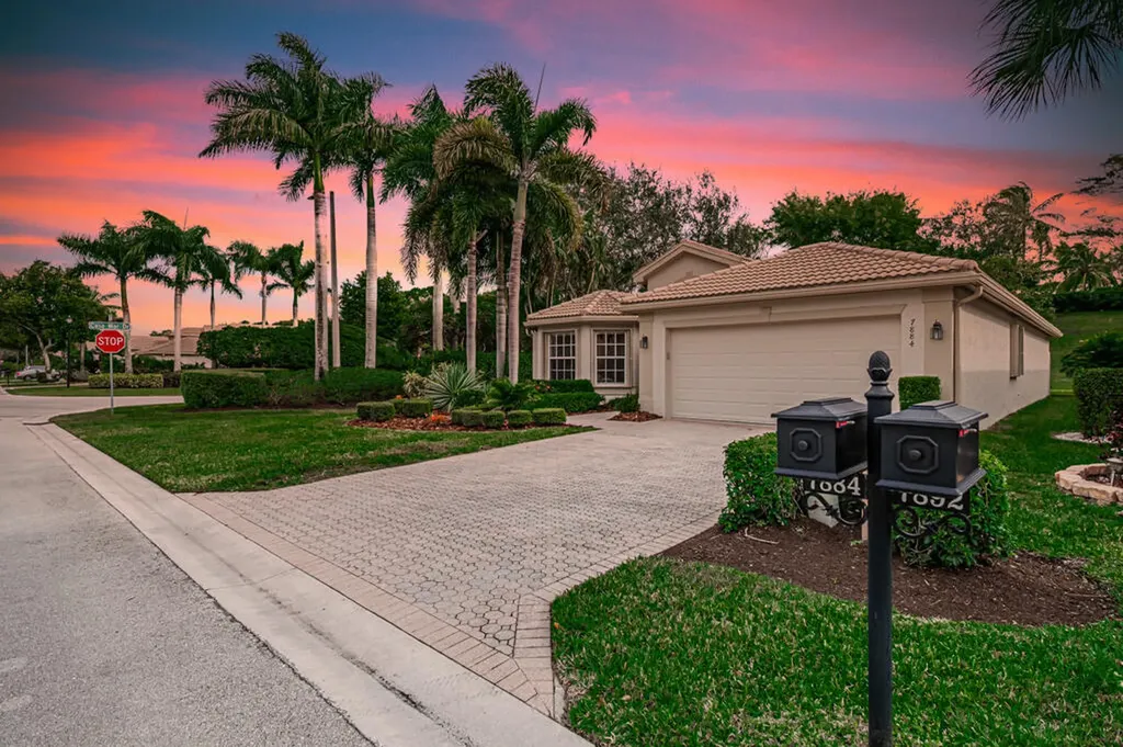 7884 Charlemont Point Lake Worth FL 33467