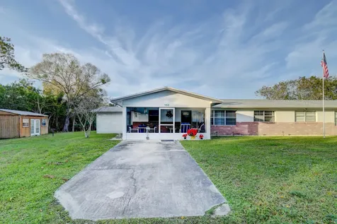 702 Sharon Terrace Fort Pierce FL 34982