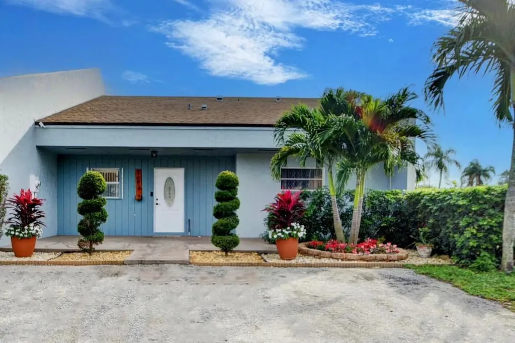 5692 Kimberton Way Lake Worth FL 33463