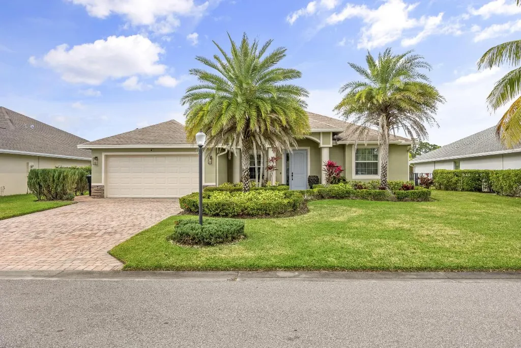 298 SW Vista Lake Drive Port St Lucie FL 34953