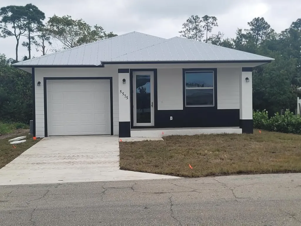 5575 SE 47th Avenue Stuart FL 34997