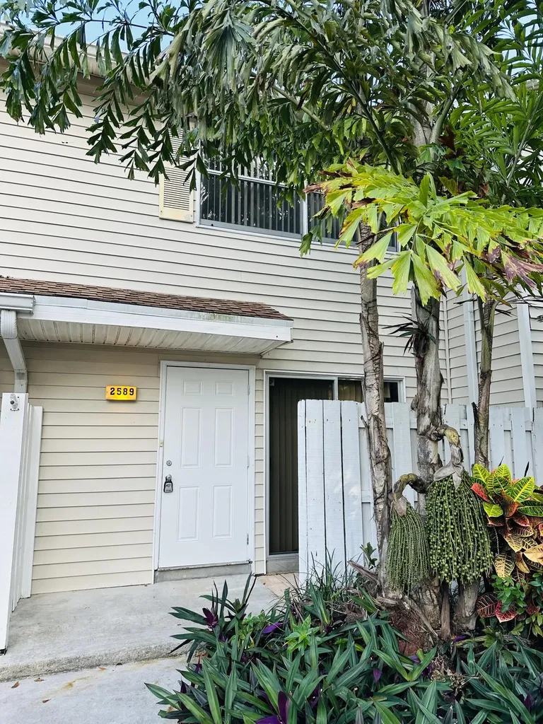 2589 NE 15th Street Pompano Beach FL 33062