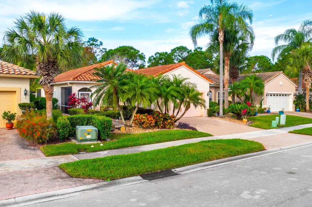 407 NW Granville Street Port St Lucie FL 34986