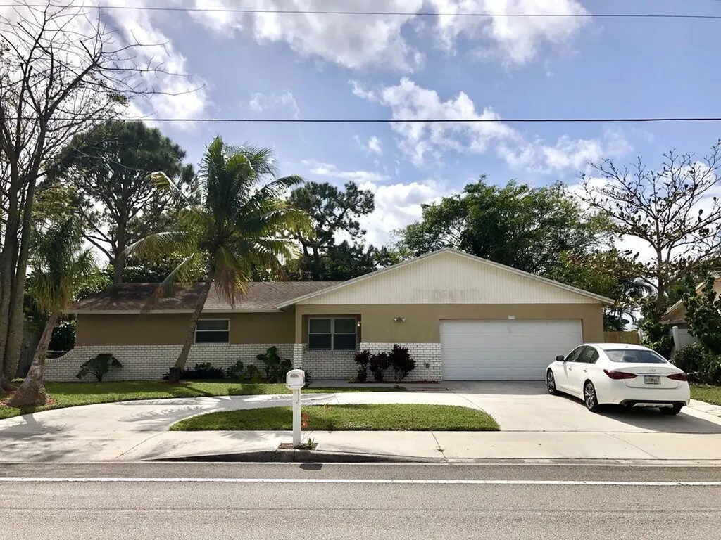 2712 Lake Ida Road Delray Beach FL 33445