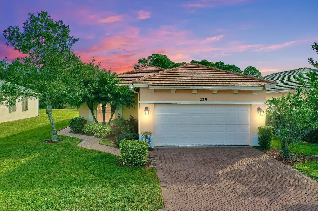 229 SW Manatee Springs Way Port St Lucie FL 34986