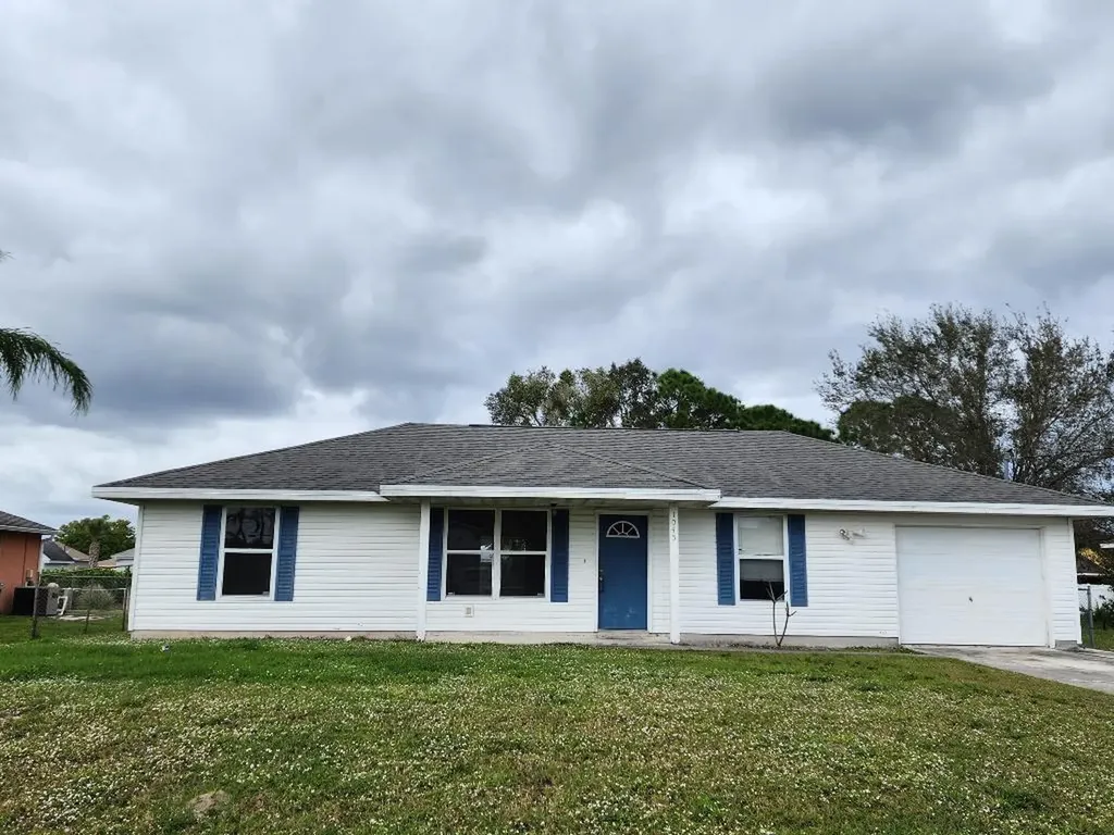 1045 SW Coleman Avenue Port St Lucie FL 34953