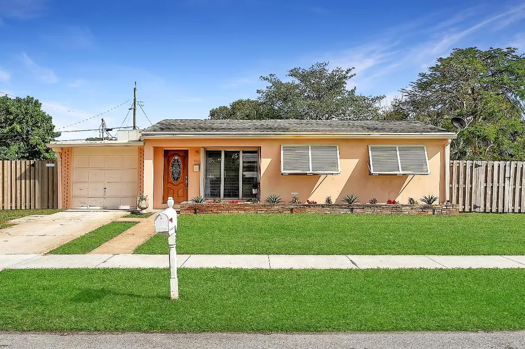 702 Snowden Drive Lake Worth Beach FL 33461