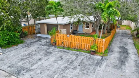 313 De Carie Street Delray Beach FL 33444