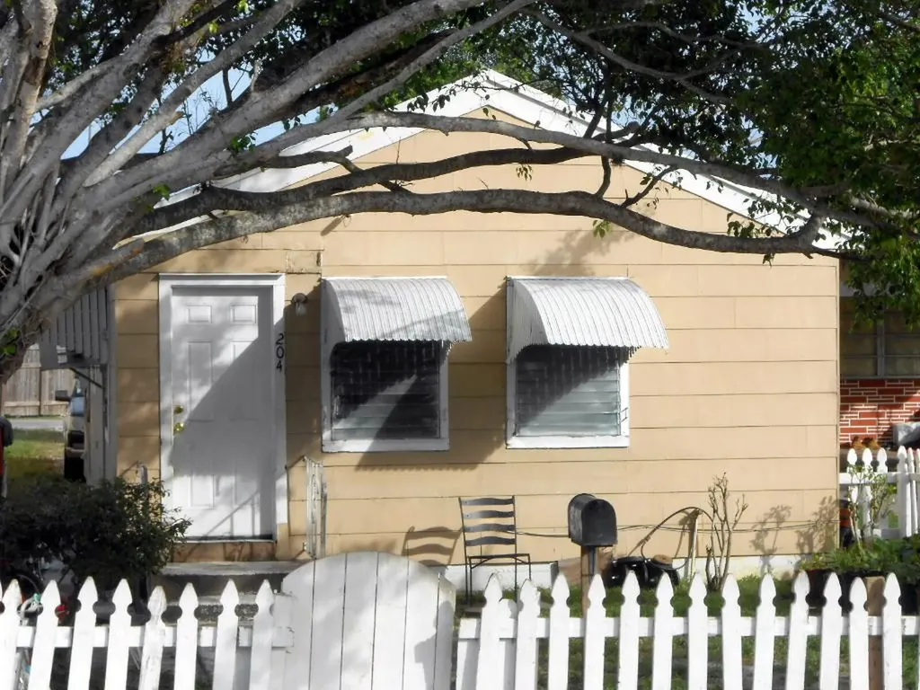 204 S E Street Lake Worth Beach FL 33460