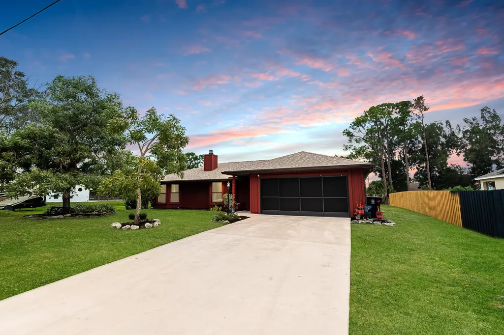 1377 SW Axtell Avenue Port St Lucie FL 34953