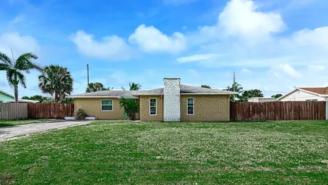 1081 Pineway Drive Haverhill FL 33417