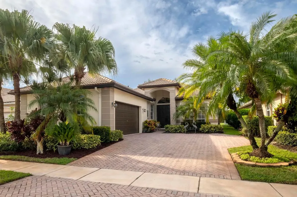 5586 Fountains Drive S Lake Worth FL 33467