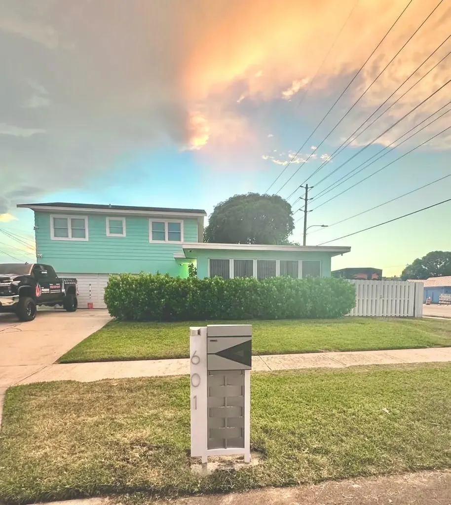 601 Grove Street Lake Worth Beach FL 33461