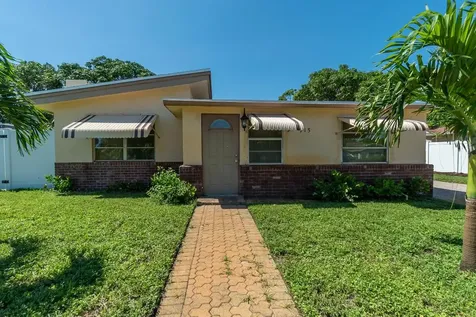 915 SE 3rd Street Boynton Beach FL 33435