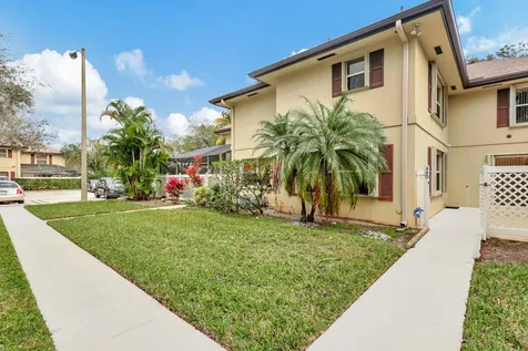 46 Essex Court Royal Palm Beach FL 33411