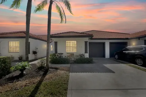 8112 Via Di Veneto Boca Raton FL 33496