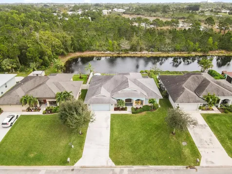 8684 SE Pinehaven Avenue Hobe Sound FL 33455