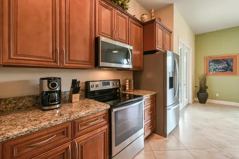 8684 SE Pinehaven Avenue Hobe Sound FL 33455