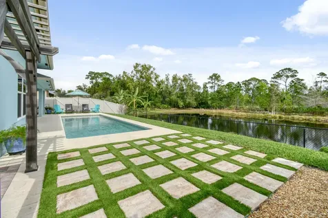 8684 SE Pinehaven Avenue Hobe Sound FL 33455