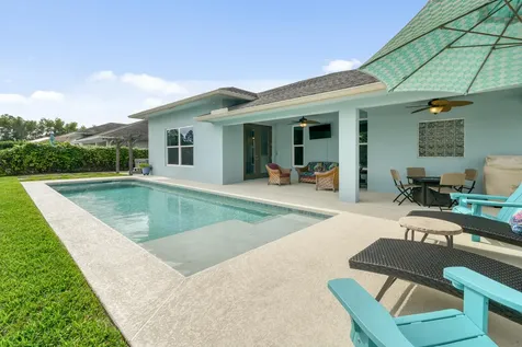 8684 SE Pinehaven Avenue Hobe Sound FL 33455