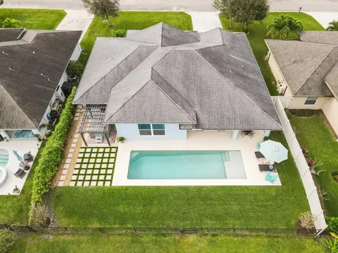 8684 SE Pinehaven Avenue Hobe Sound FL 33455