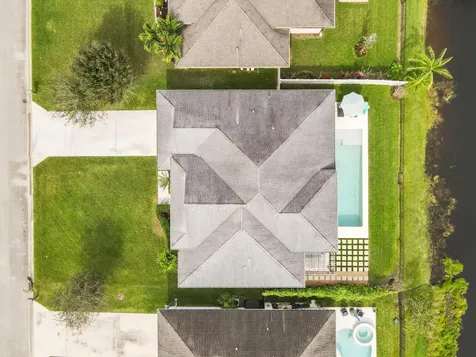 8684 SE Pinehaven Avenue Hobe Sound FL 33455