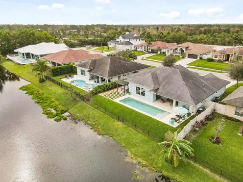 8684 SE Pinehaven Avenue Hobe Sound FL 33455