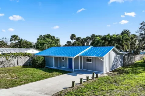 2495 NE Hickory Avenue Jensen Beach FL 34957
