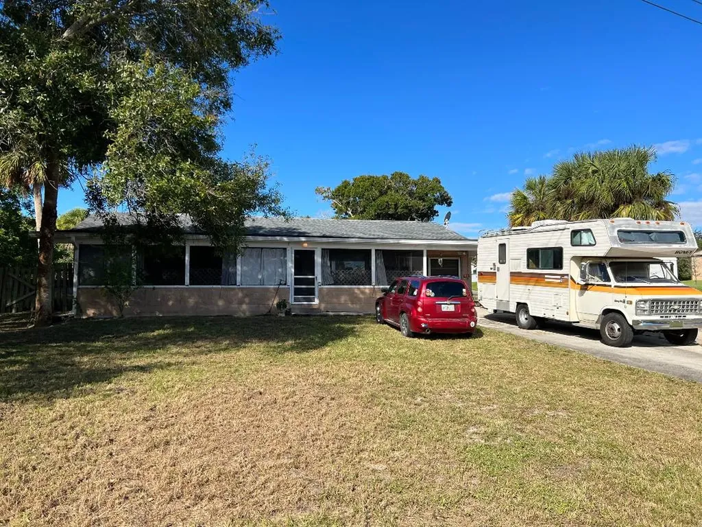 5287 N Old Dixie Highway Fort Pierce FL 34946