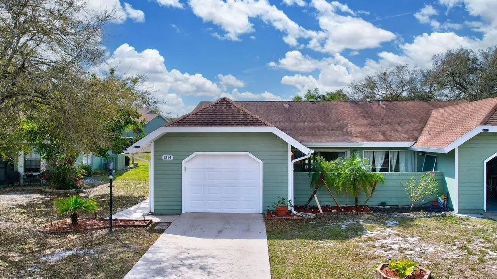 1314 SE La Haven Court Port St Lucie FL 34952