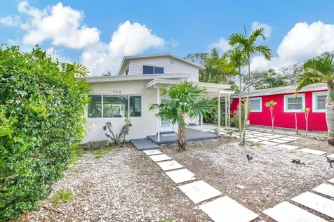 954 NE 39th Street Oakland Park FL 33334