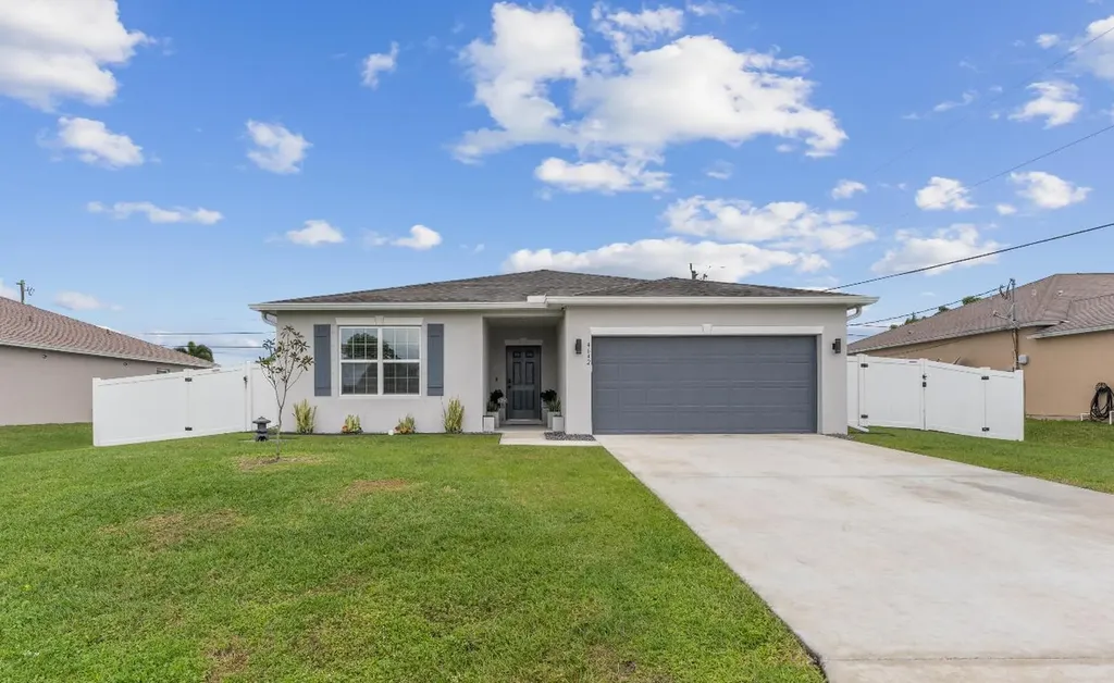 4642 SW Eagle Street Port St Lucie FL 34953