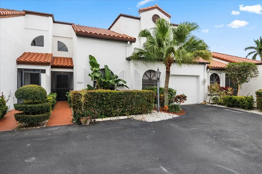 13524 Fountain View Boulevard Wellington FL 33414