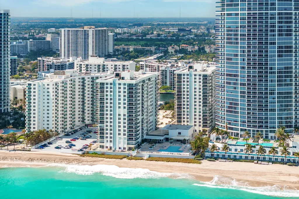 2751 S Ocean Drive Hollywood FL 33019
