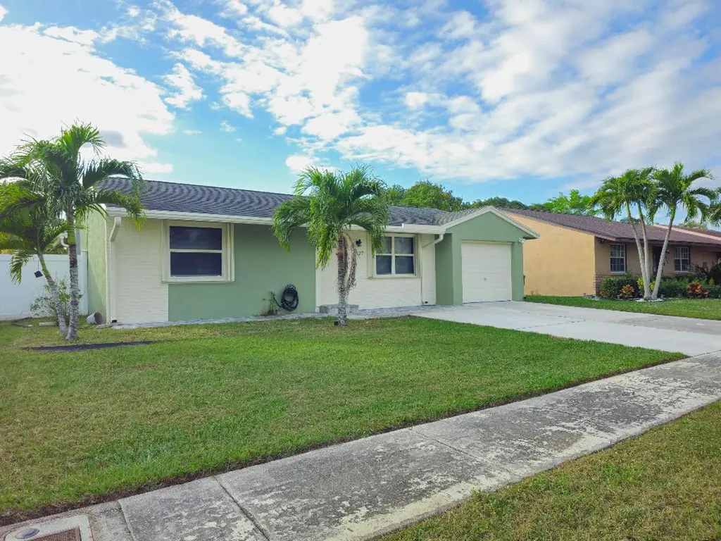 4327 Appian Way Greenacres FL 33463