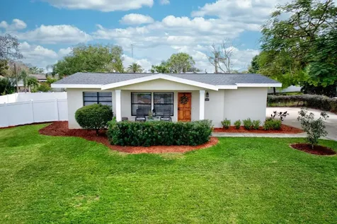 606 Lake Blue Drive Lake Placid FL 33852