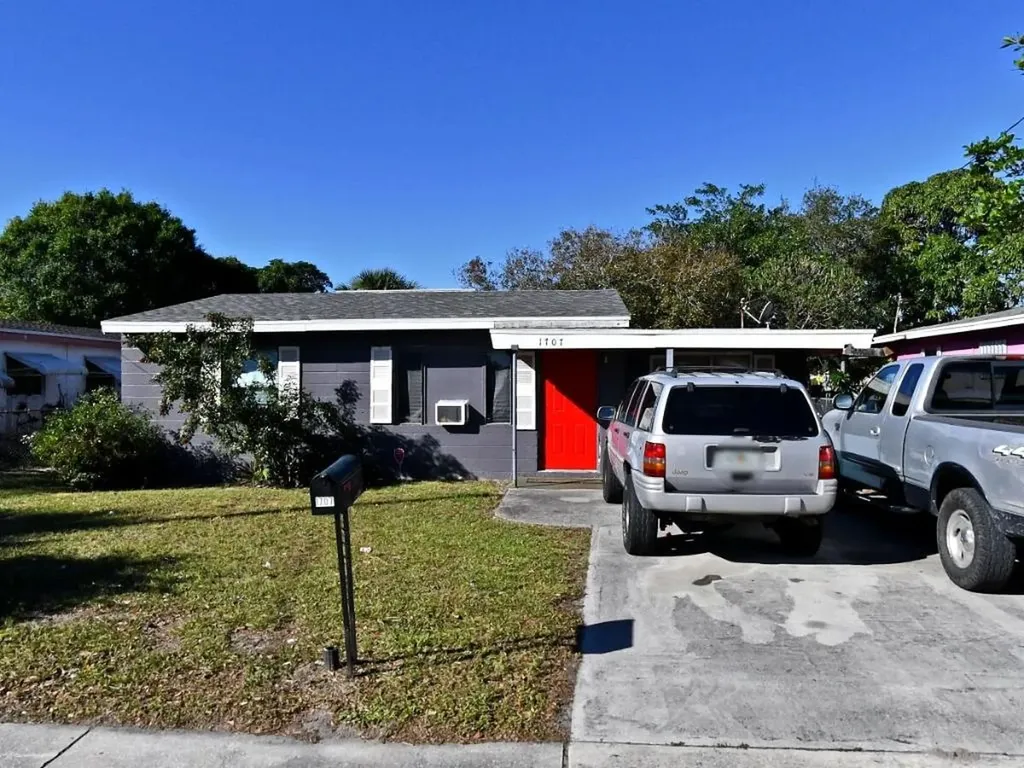 1707 N 13th Street Fort Pierce FL 34950