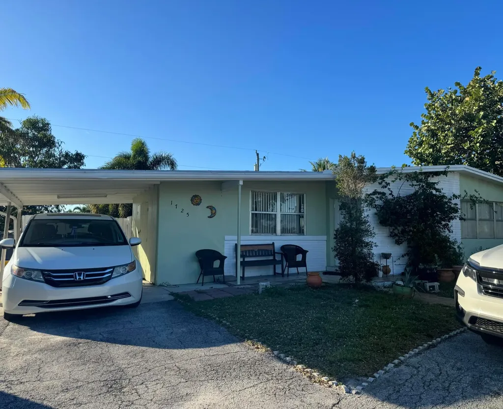 1725 S Congress Avenue Palm Springs FL 33461
