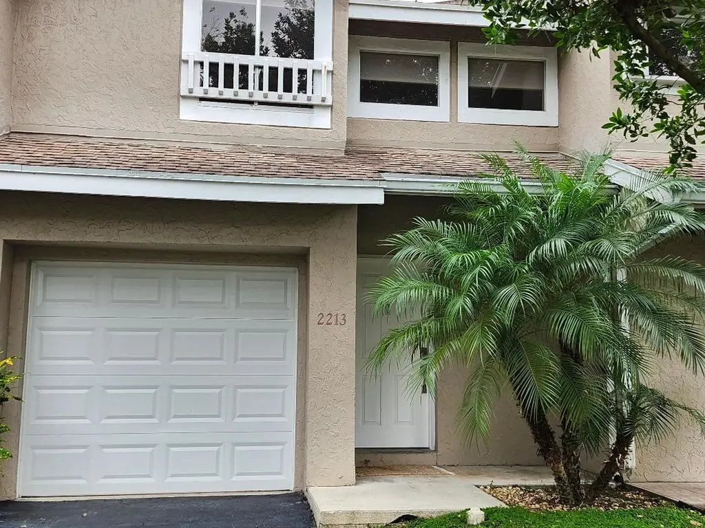 2213 Discovery Circle W Deerfield Beach FL 33442
