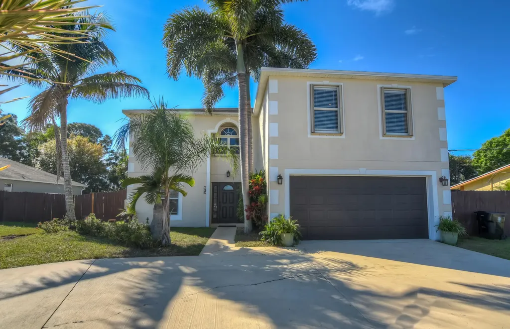 820 SE Sweetbay Avenue Port St Lucie FL 34983