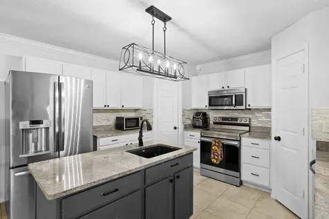 820 SE Sweetbay Avenue Port St Lucie FL 34983