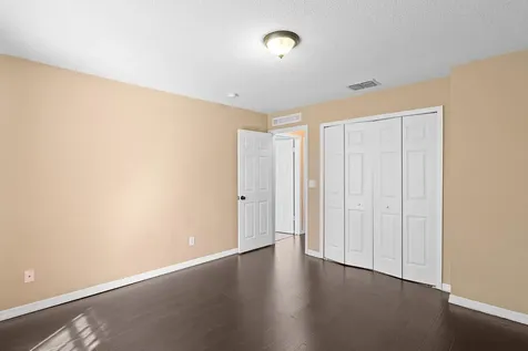820 SE Sweetbay Avenue Port St Lucie FL 34983