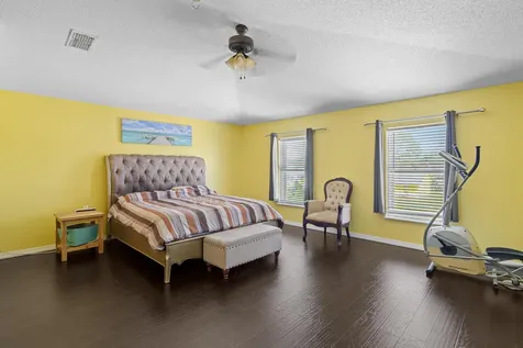 820 SE Sweetbay Avenue Port St Lucie FL 34983