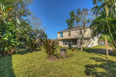 820 SE Sweetbay Avenue Port St Lucie FL 34983
