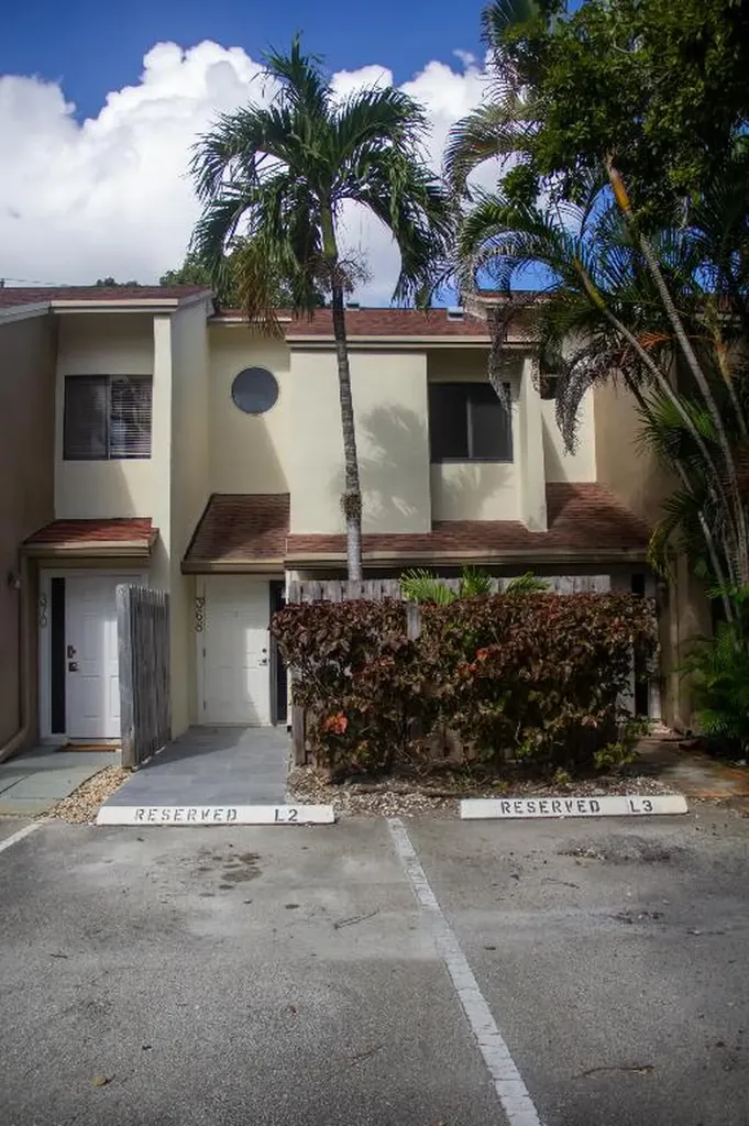 368 City View Drive Fort Lauderdale FL 33311