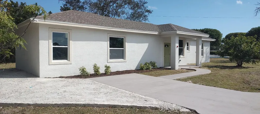 2002 W 21st Court Fort Pierce FL 34946